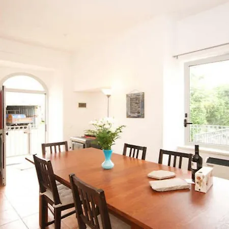Holiday home Casa Elvira Basilico San Valentino in Abruzzo Citeriore